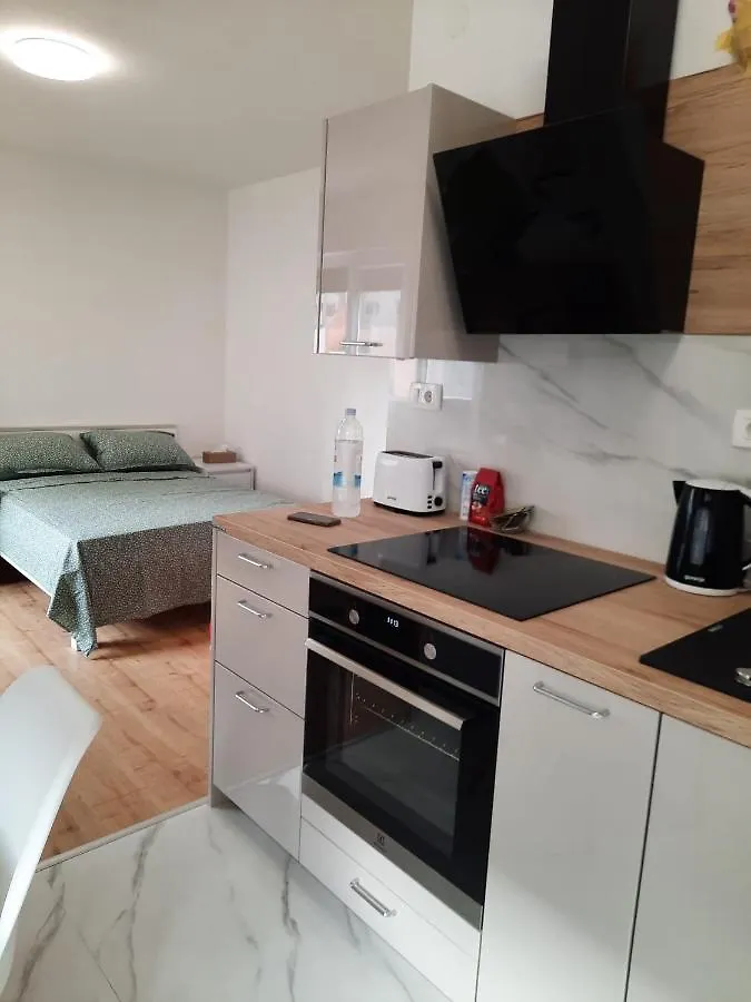 Paula Apartment Split